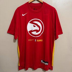 Nike NBA Atlanta Hawks Team Issue Player Pregame Warmup T-Shirt Red Mens NEW